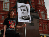 3 мая. Активистка Изабель Магкоева в пикете поддержки Алексея Гаскарова