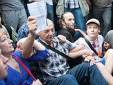 Константин Косякин с Анастасией Рыбаченко на Триумфальной, 31 августа 2011. Фото Юрия Тимофеева