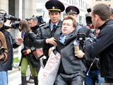 Акция ЛГБТ у оргкомитета Олимпиады. Фото Л. Барковой/Грани.Ру