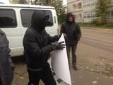 Провокатор на пикете у здания УФСИН по Мордовии 3 октября 2013 года. Фото Фото Петра Верзилова