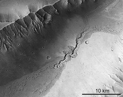 Kasei Valles - одна из крупнейших систем каналов на Марсе. Фото с сайта ESA