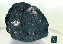 Метеорит Кайдун. Под картинкой находится изображение с большим разрешением с сайта www.meteorites.ru